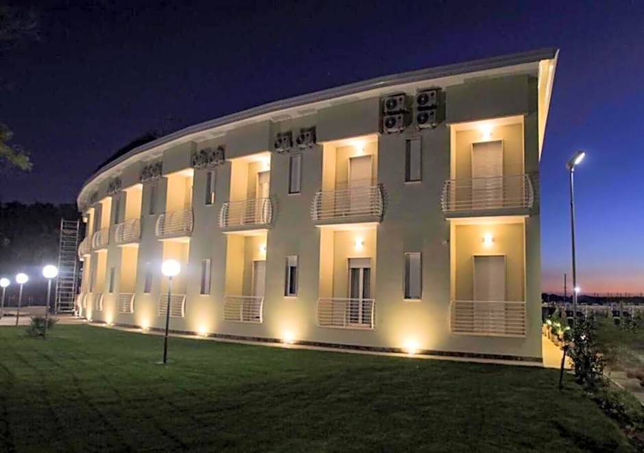 Hotel Holiday
