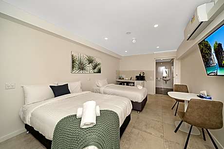 Carlton Suites