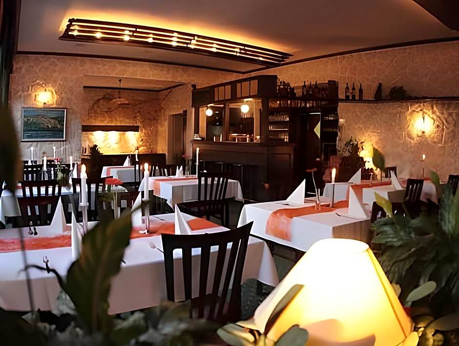 Hotel & Restaurant 5 Linden