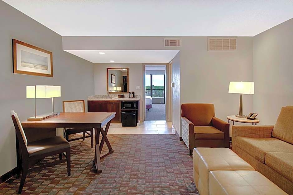 Embassy Suites by Hilton Jacksonville Baymeadows