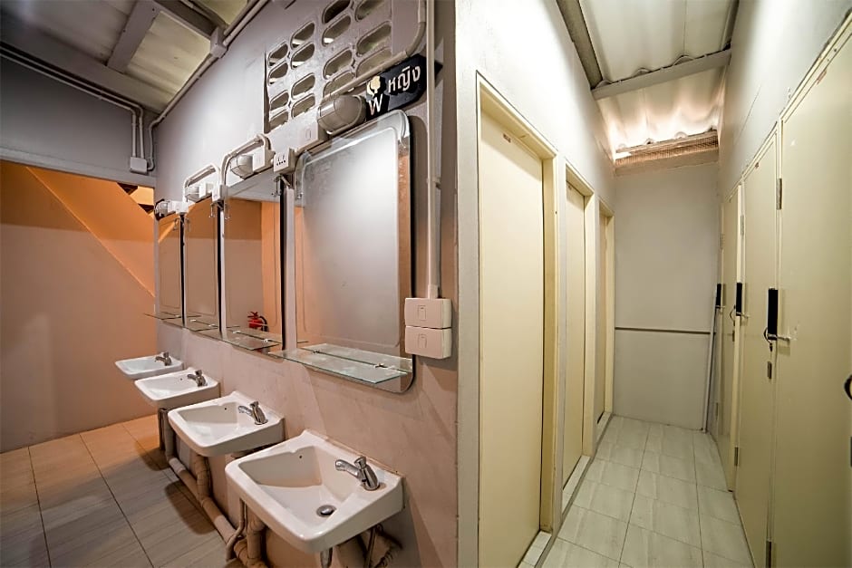 OYO 480 Lemon Siam Hostel