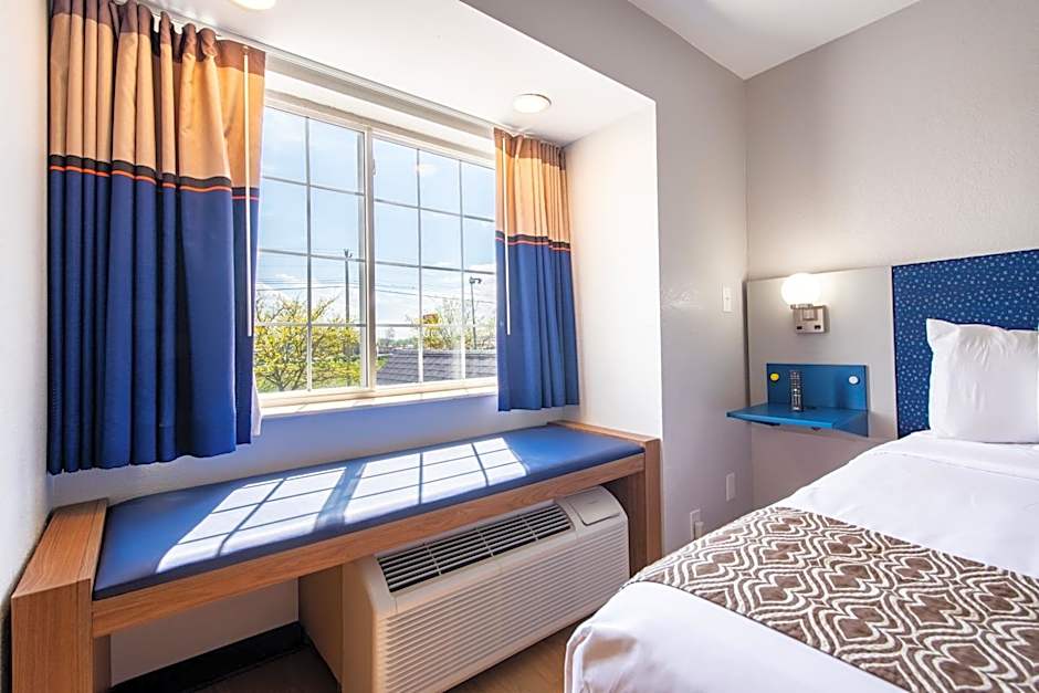 Microtel Inn & Suites by Wyndham London