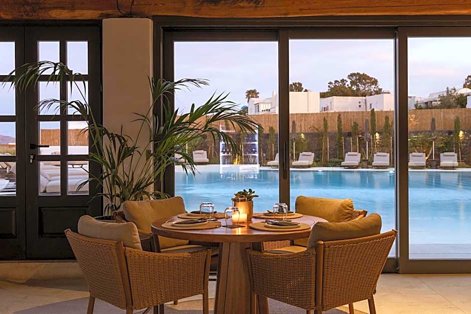 NĒRO Boutique Hotel
