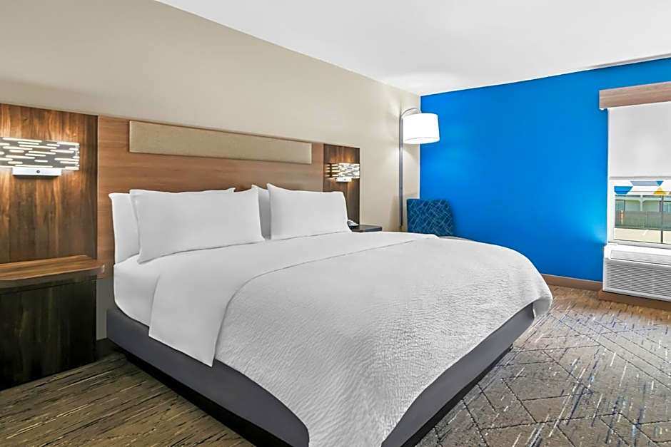 Holiday Inn Express & Suites Joplin Southeast by IHG