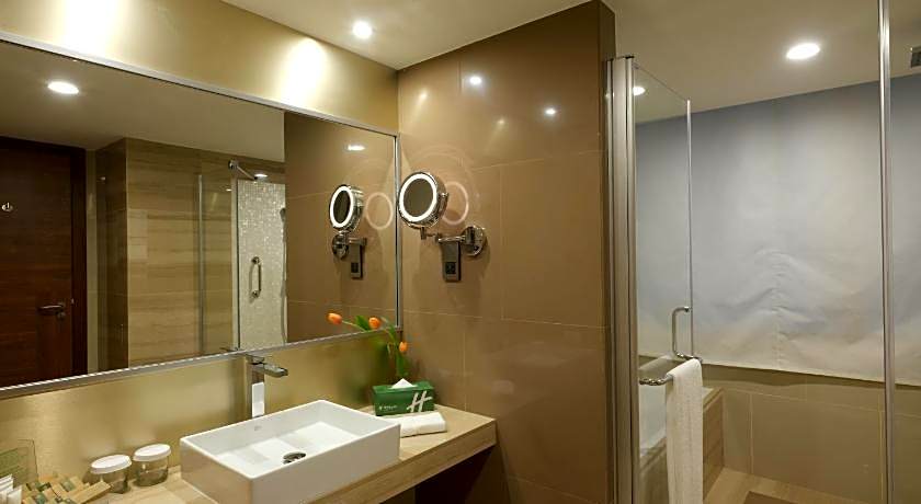 Holiday Inn Kuwait Al Thuraya City By IHG