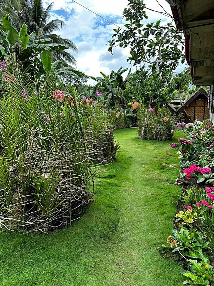 LHOYJEAN Garden Hostel