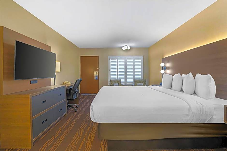 Best Western Plus Stovall's Inn