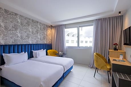 Superior Triple Room with 3 Single Beds