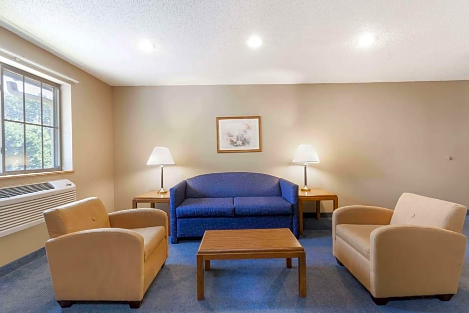 Super 8 by Wyndham East Stroudsburg/Poconos 