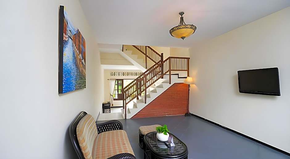 Royal Hotel and Villa Batu