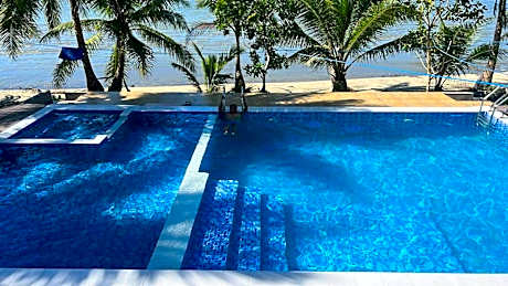 Beachfront House with pool/beach view and access