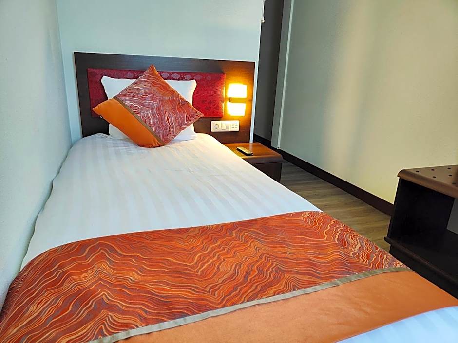 CN-Hotel