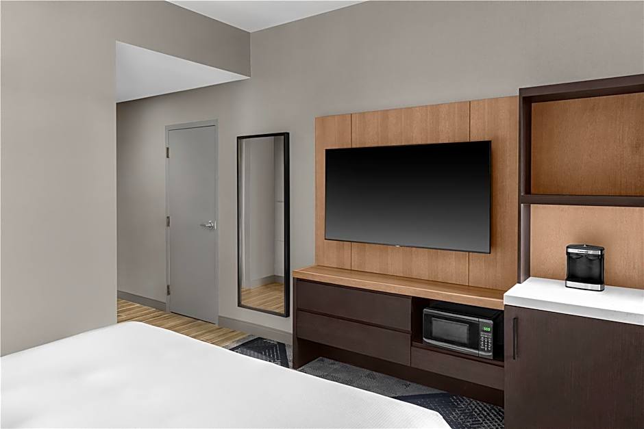 DoubleTree by Hilton Dayton Fairborn