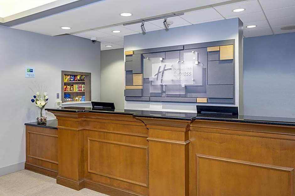 Holiday Inn Express Hotel & Suites East End By IHG