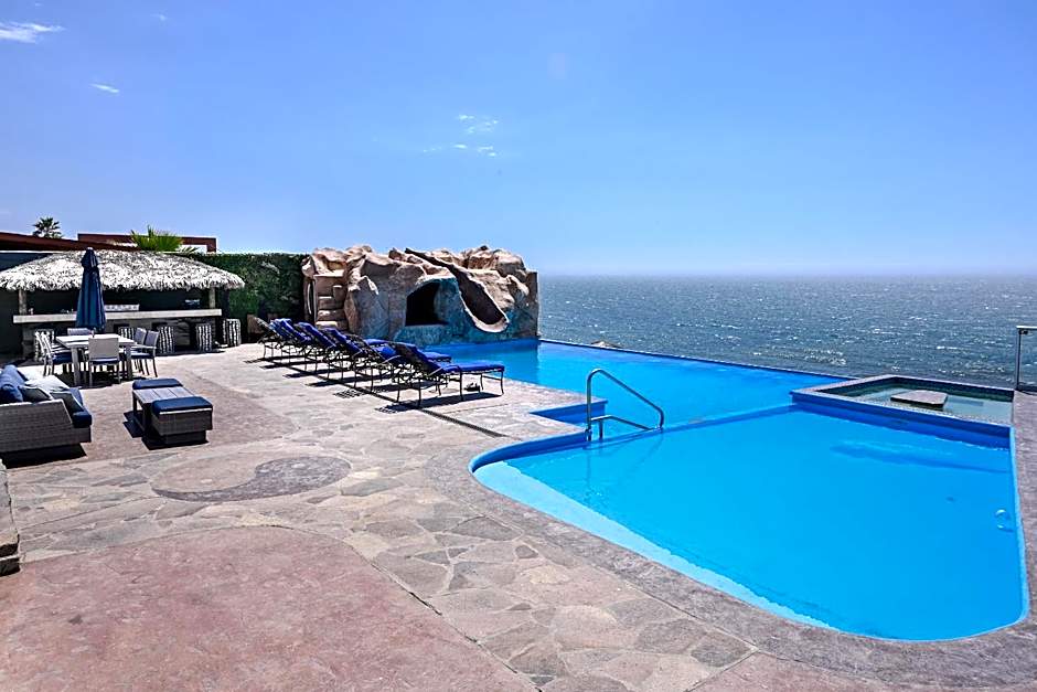 Half Acre Oceanfront Paradise With Private Pool, Jacuzzi, Fire Pit, Beach Access
