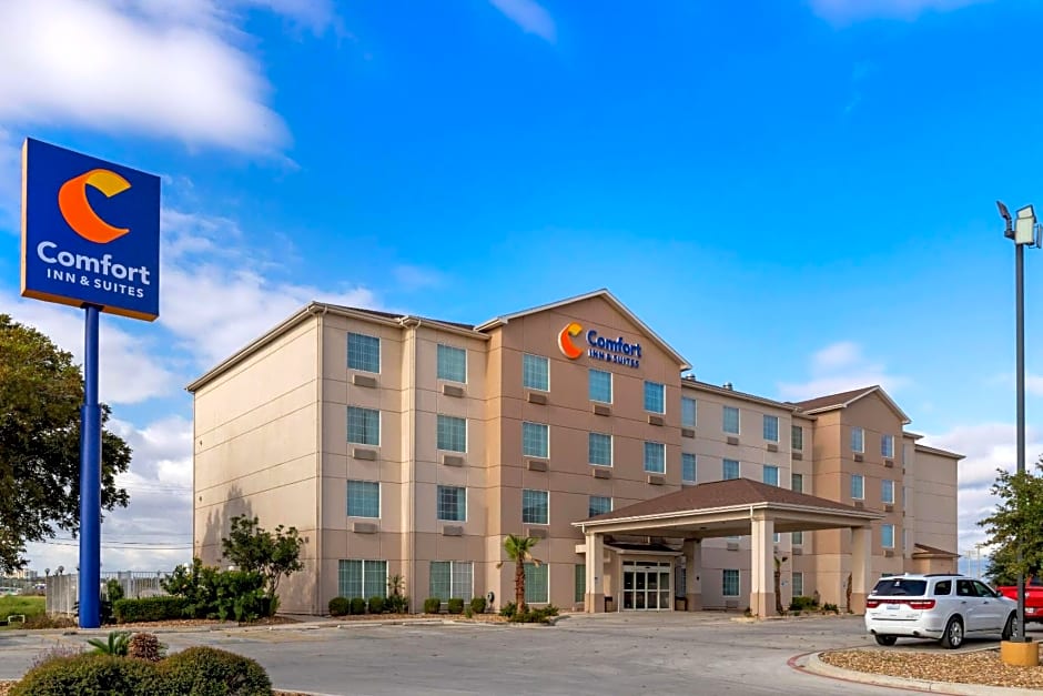 Comfort Inn & Suites Selma near Randolph AFB