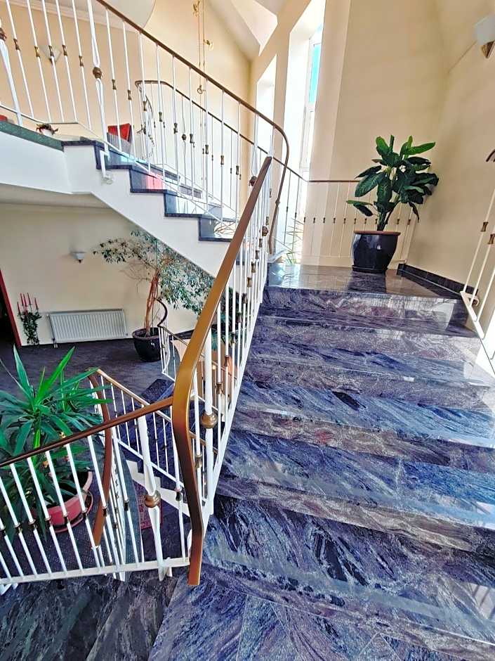 DM Hotels & Apartments - Hotel Deutsches Haus