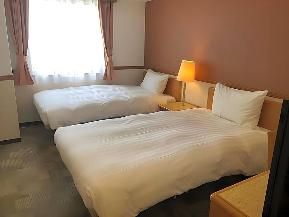 Toyoko Inn Yokohama Sakuragi-Cho