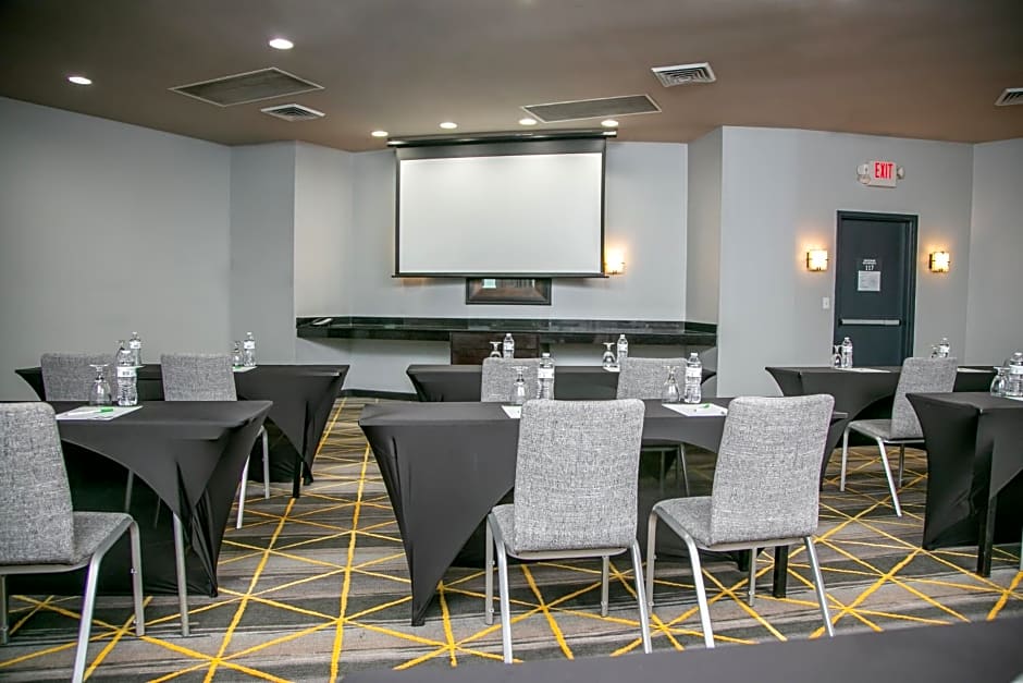 Holiday Inn New Orleans West Bank Tower By IHG