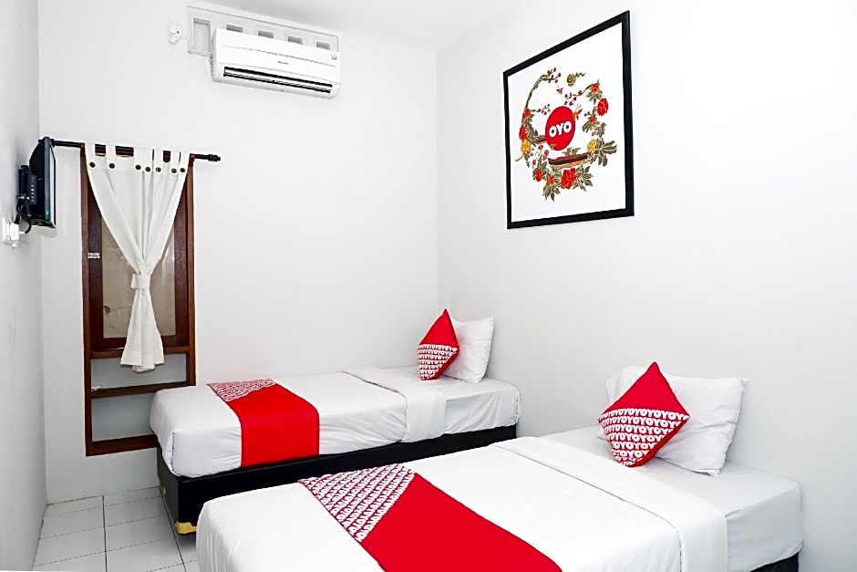 OYO 422 Achterhuis Residence