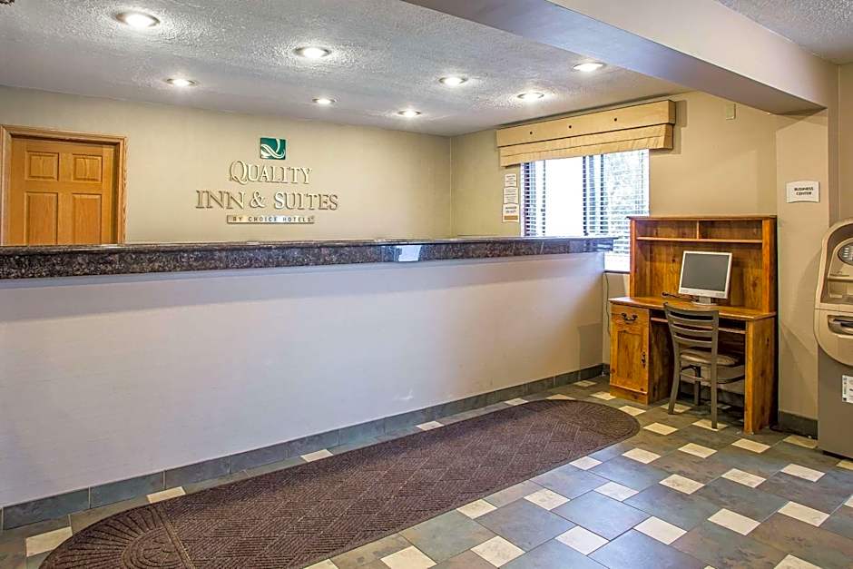 Quality Inn & Suites Marinette