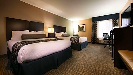 2 Queen Beds, Non-Smoking, Microwave And Refrigerator