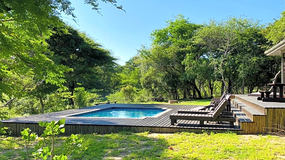 Khangela Private Game Lodge - Self Catering - Bedrooms are 3 Separate Chalets - Hluhluwe