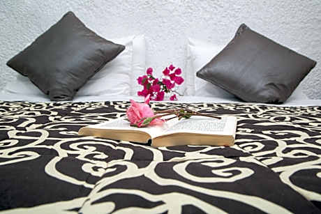 Standard Triple Room with Sea View