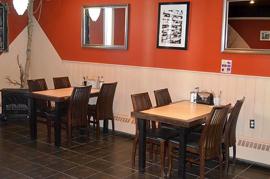 Canadas Best Value Inn- River View Hotel