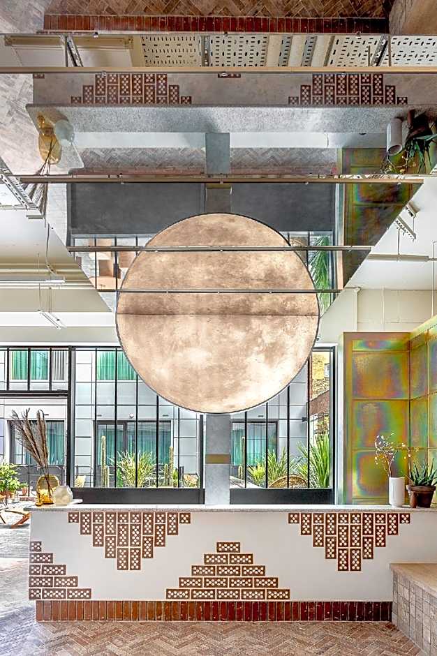 Bermonds Locke, Tower Bridge 