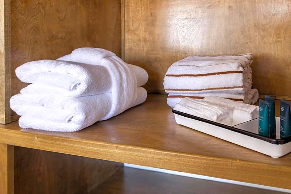 Albermarle #202 Inn at Old Beach