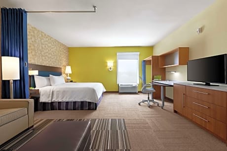 1 King Bed Studio Suite Nonsmoking