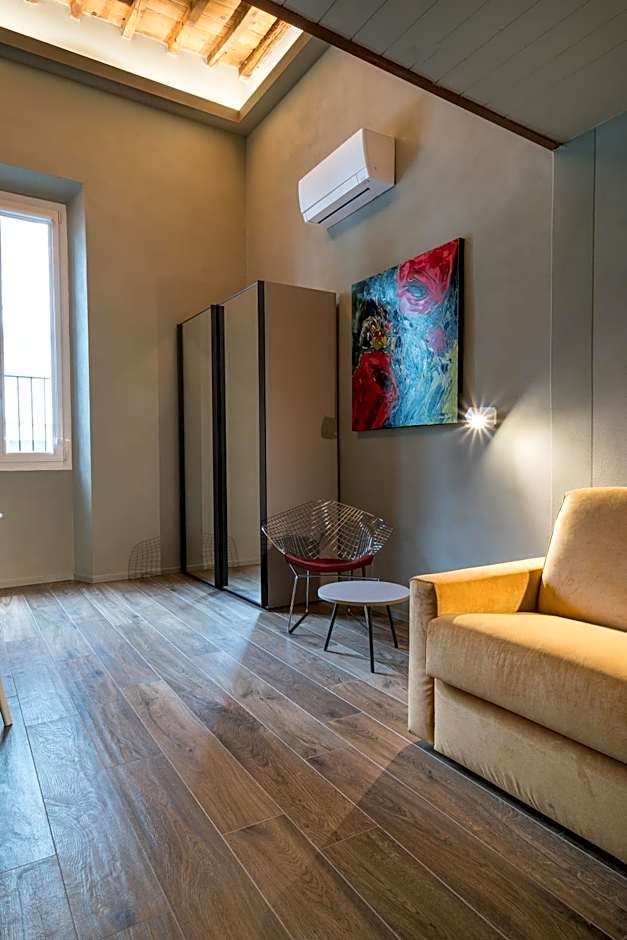 GOGO` Boutique Hotel