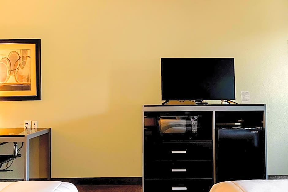 Moulton Inn & Suites By OYO