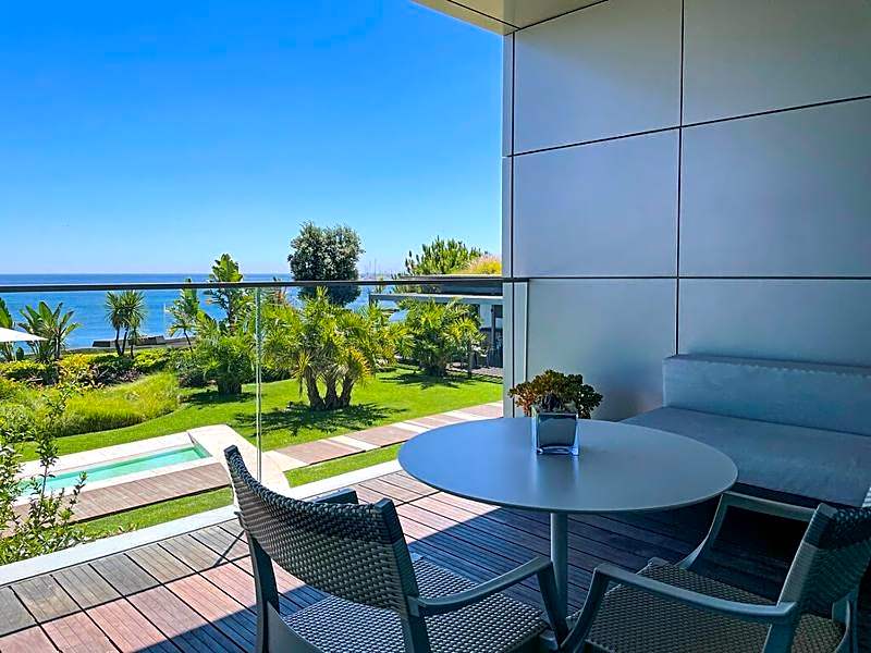 Photo 1 of 6 of Premium 1 King Bed, Ocean View
