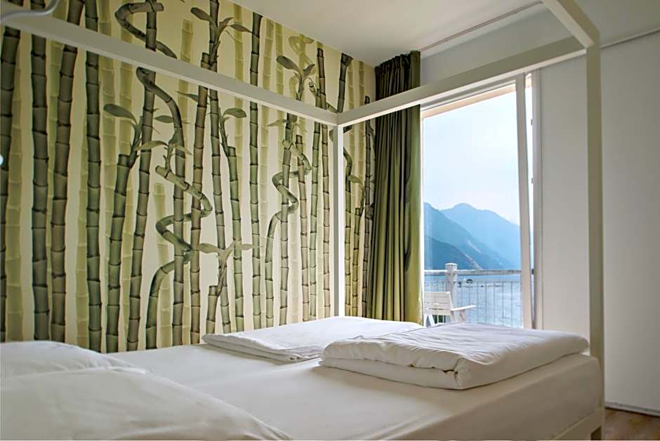 Hotel Baia Azzurra - Lake Front