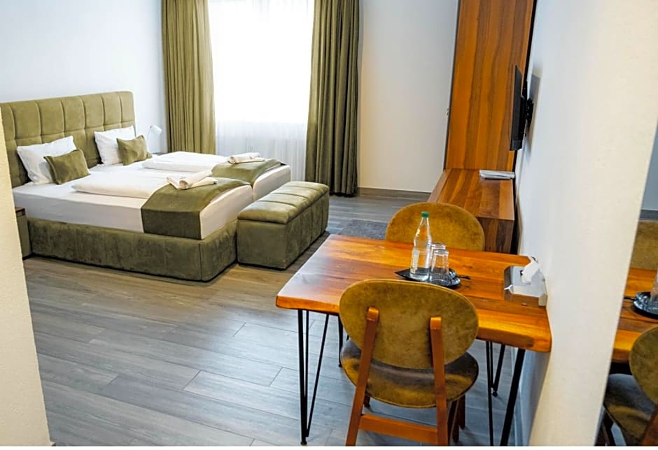 E&B Hotel