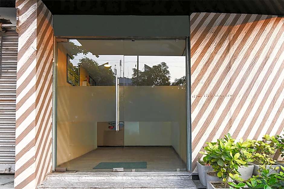 Super Townhouse VIP Road Formerly The Sky