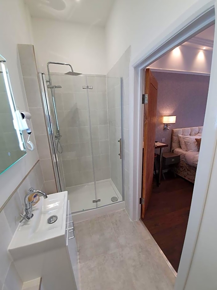 Old Thatch Bambers Green