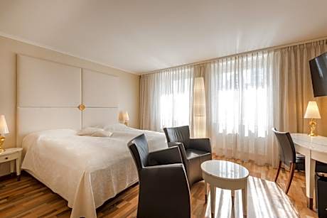 Triple Room with City View