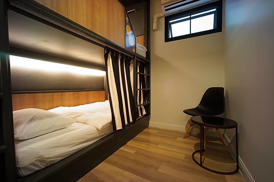 BRB Hostel Bangkok Silom
