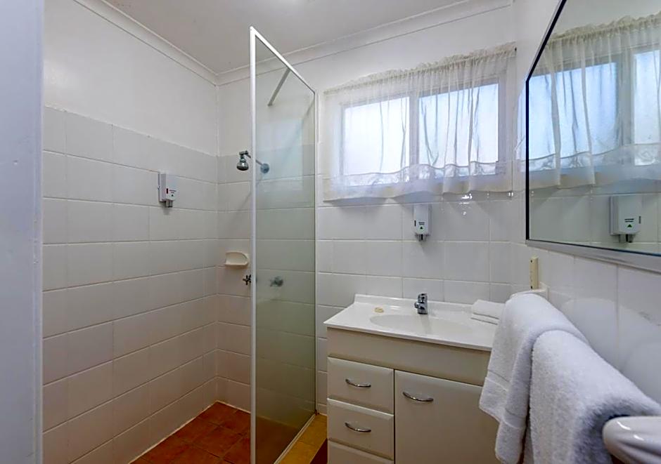 Riviera on Ruthven Motel