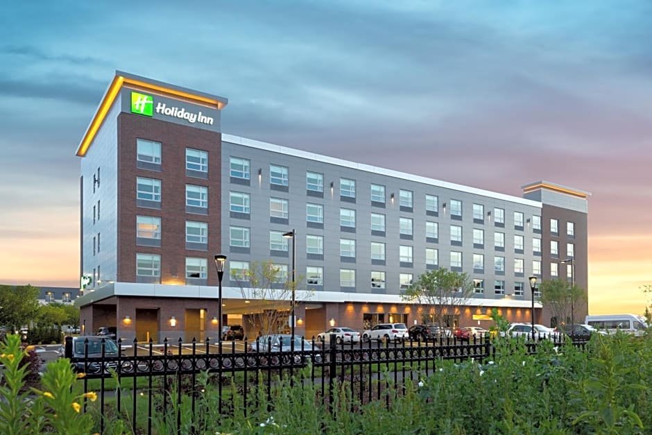 Holiday Inn Boston Logan Airport - Chelsea, an IHG Hotel