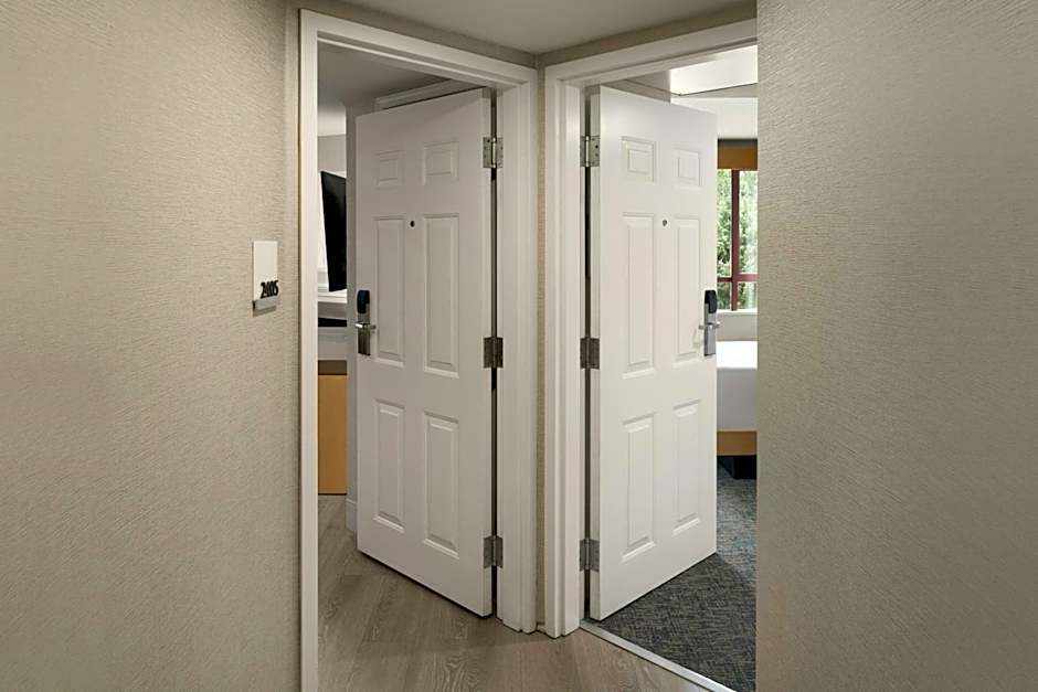 Delta Hotels by Marriott Whistler Village Suites