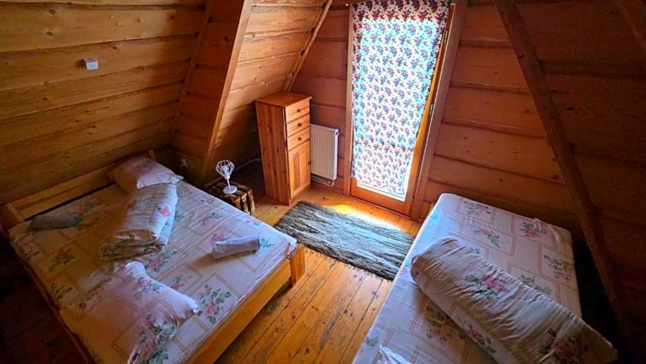 Jaworina- Apartamenty, Domki i Pokoje
