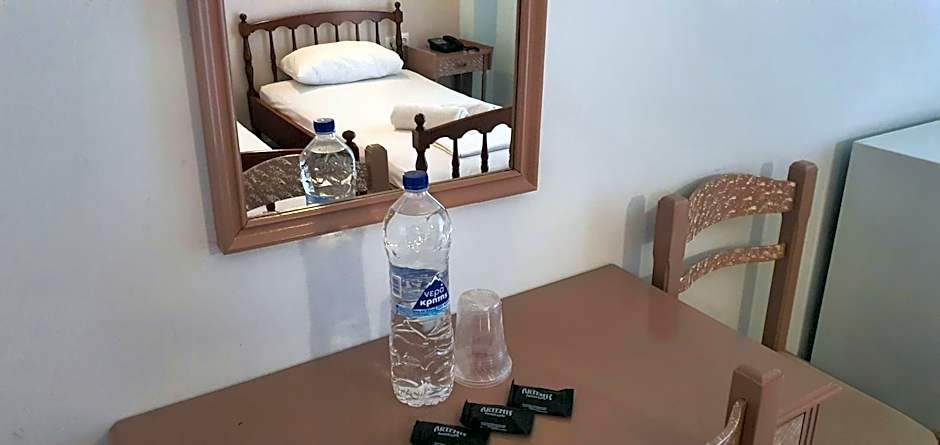 Artemis Hotel