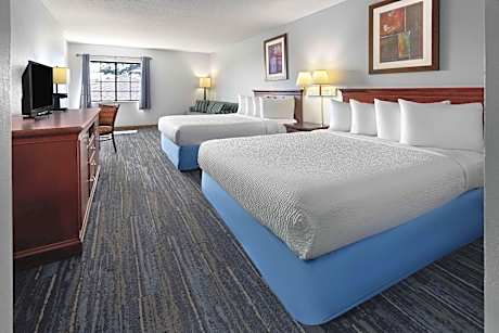 Deluxe Queen Room with Two Queen Beds - Non-Smoking