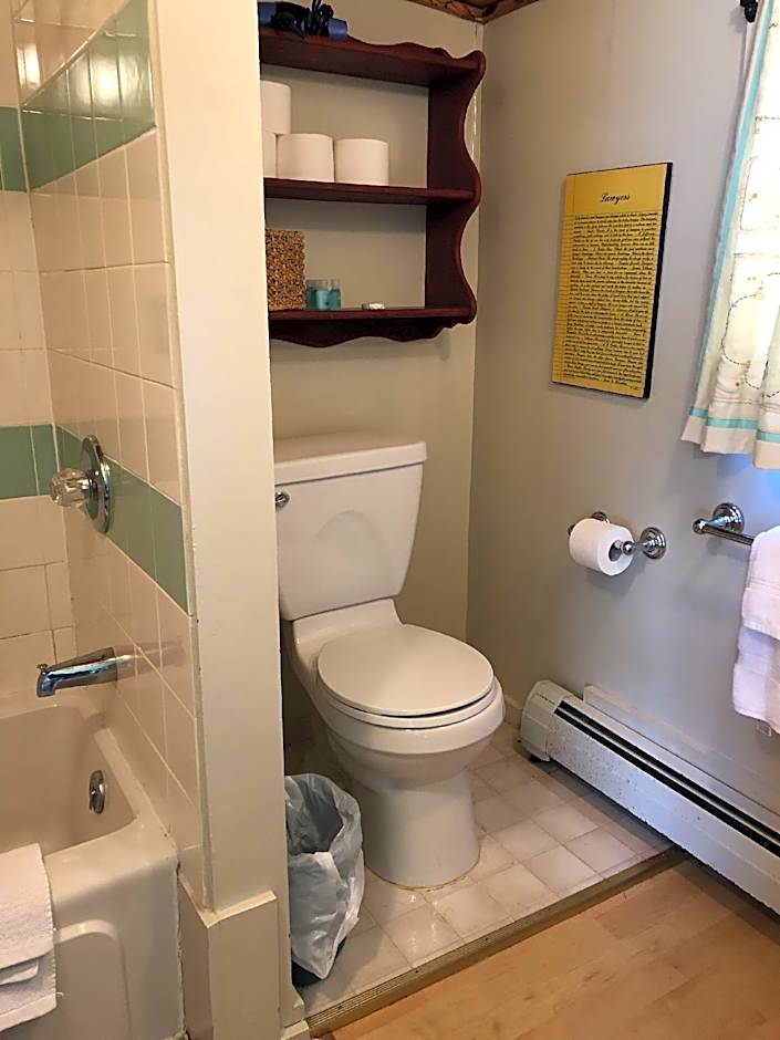 Red Elephant Inn Bed And Breakfast