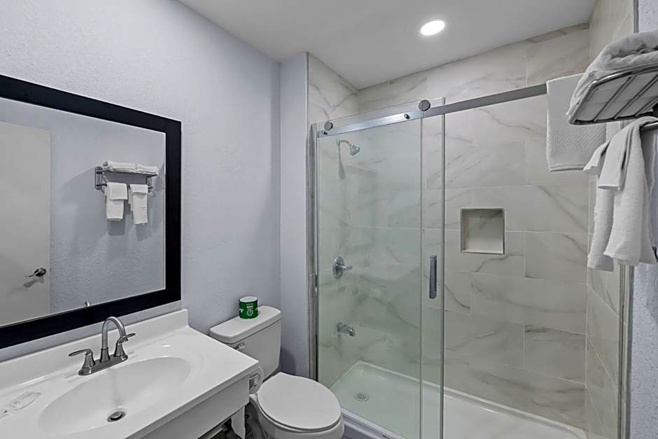 Suburban Studios Newport News - Hampton