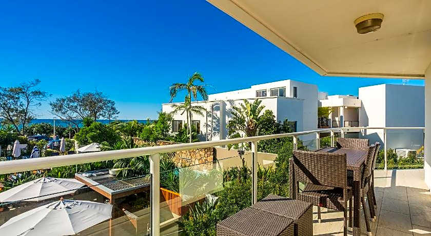 Bayview Beachfront Apartments- in town right on the beach